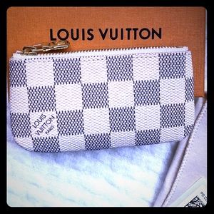 NWT Louis Vuitton Damier key pouch
